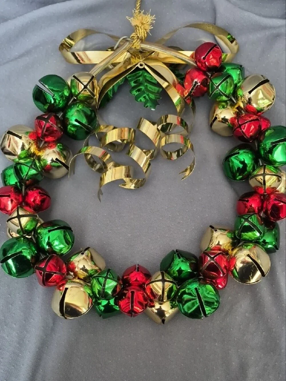 Vtg Metallic Christmas Wreath Green, Gold and Red Jingle Bells Festive Holiday